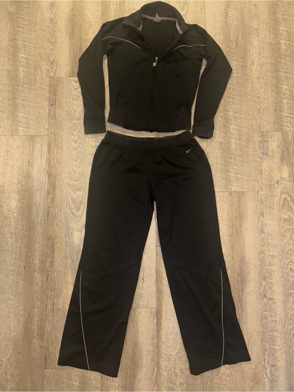 Nike Women’s XS Tracksuit Set Black Thermal Chevron Zip Jacket Straight Pants